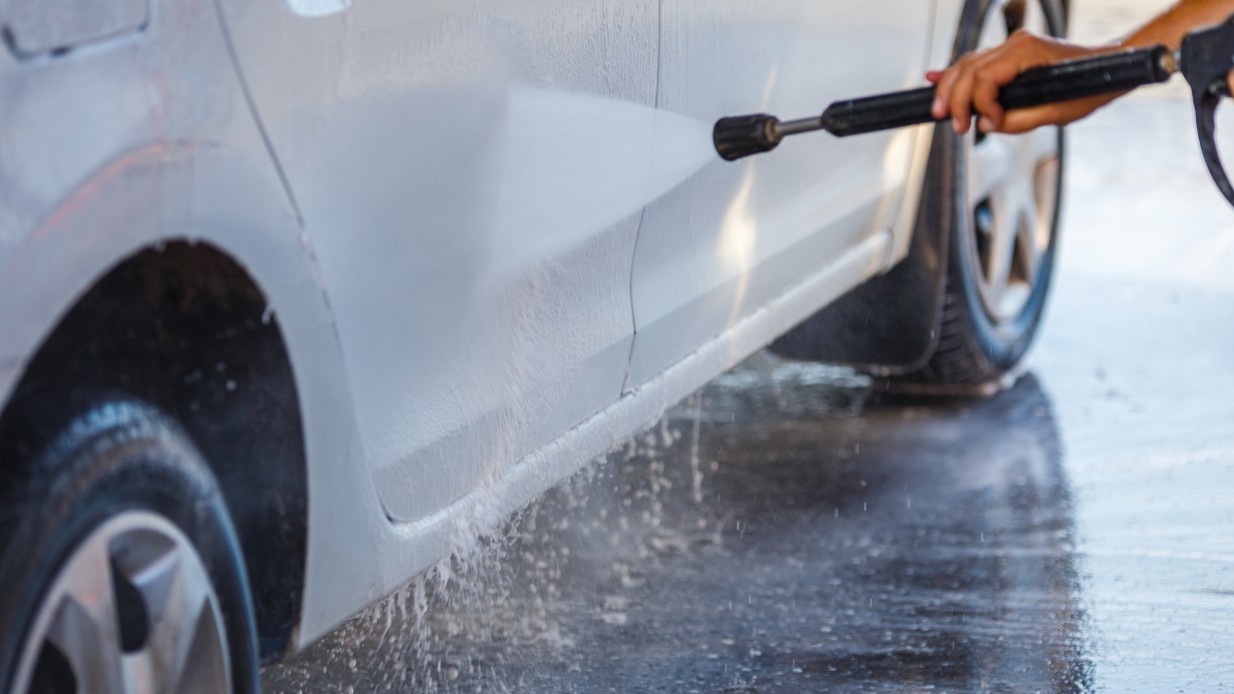 Undvik detta när du tvättar bilen