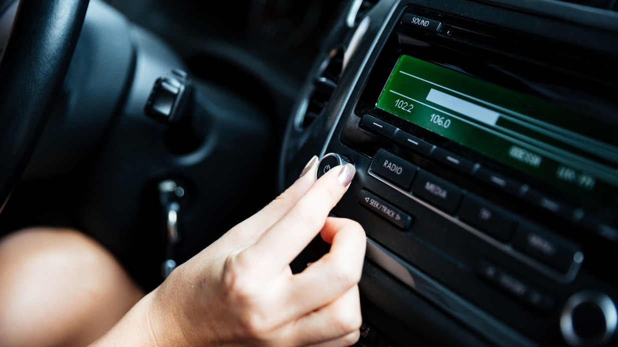 Snart tystnar FM-radion – så gör du för att lyssna