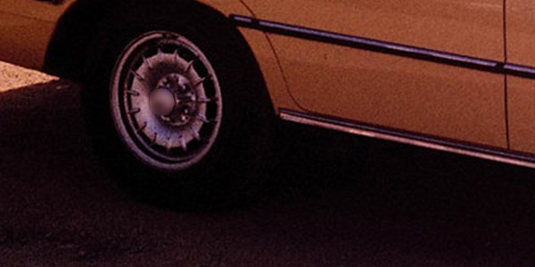 I mitten av 70-talet fanns en lyxbil med så här snygga fälgar. Vet du vilken? 