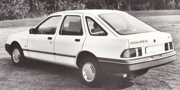 Den här bilen ersatte Ford Taunus modellår 1982. Vad hette modellen?